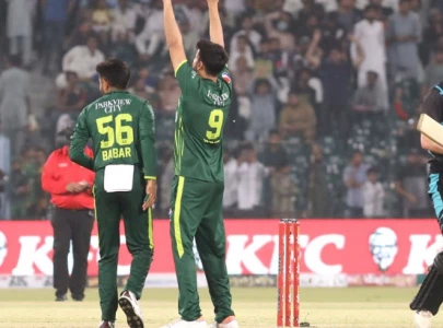 babar needs to give respect confidence to imad wasim rashid latif
