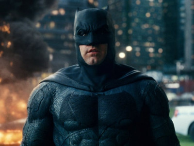 ben affleck to reprise role as batman in new flash film