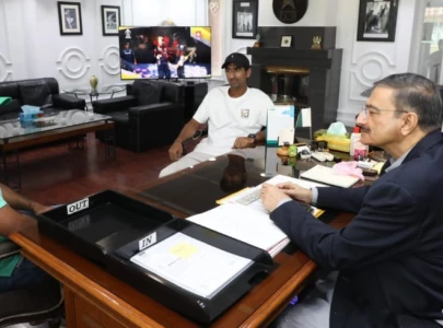 sarfaraz ahmed in contention to replace babar azam as test captain