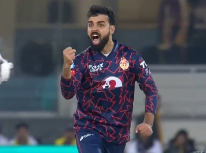 psl 9 shadab khan openly blames drs after united s loss to gladiators