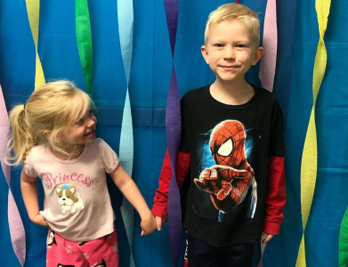 hollywood celebs praise six year old for saving sister from a dog hollywood celebs praise six year old for saving sister from a dog