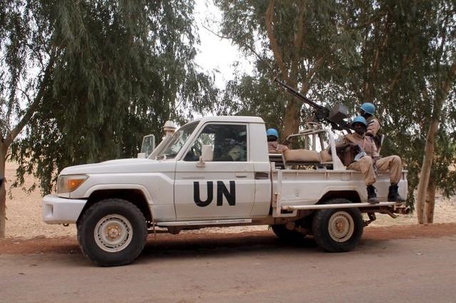 un peacekeepers patrol in the northern town of kouroume mali may 13 2015 kourome is 18 km 11 miles south of timbuktu photo reuters