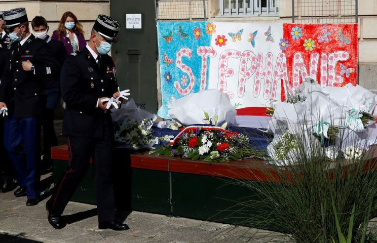 french police pay tribute to the police administrative worker killed by a 36 year old radicalised attacker last friday in front the city hall in rambouillet near paris france april 26 2021 reuters gonzalo fuentes