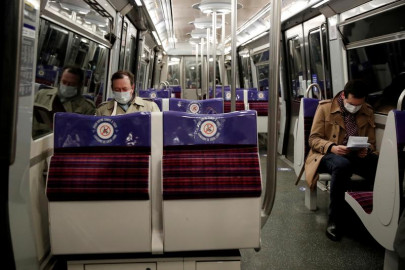 don t talk on the subway say french doctors to limit covi 19 spread don t talk on the subway say french doctors to limit covi 19 spread