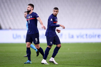 mbappe affected by giroud criticism but keen to move on mbappe affected by giroud criticism but keen to move on