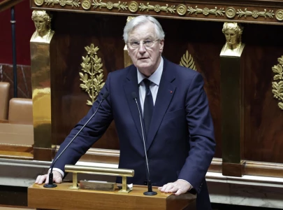 no confidence vote draws france into new political crisis