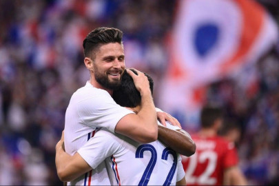 france s giroud at the double after benzema injury scare france s giroud at the double after benzema injury scare