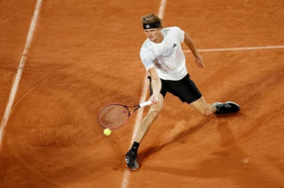 zverev powers into french open last 16