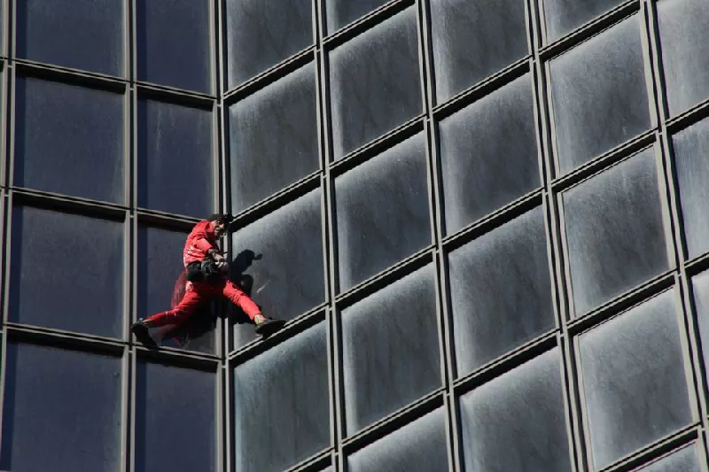 french spiderman climber alain robert climbs the totalenergies skyscraper in la defense near paris france september 17 2022 photo reuters french spiderman climber alain robert climbs the totalenergies skyscraper in la defense near paris france september 17 2022 photo reuters