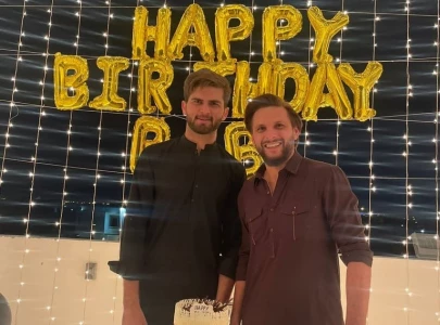 fans think shahid afridi crashed ansha s romantic plan for shaheen shah afridi fans think shahid afridi crashed ansha s romantic plan for shaheen shah afridi