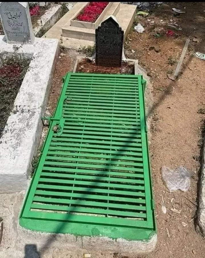 Indian media spreads fake 'padlocked grave' image to discredit Pakistan