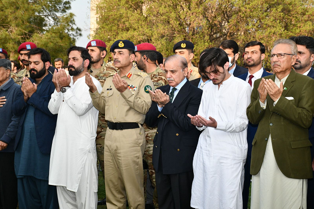 president arif alvi pm shehbaz sharif cjcsc gen shamshad mirza coas gen asim munir and dg isi lt genl nadeem anjum attending funeral prayers for martyred brigadier mustafa kamal barki photo ispr president arif alvi pm shehbaz sharif cjcsc gen shamshad mirza coas gen asim munir and dg isi lt genl nadeem anjum attending funeral prayers for martyred brigadier mustafa kamal barki photo ispr