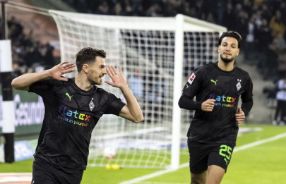 gladbach celebrate beating dortmund gladbach celebrate beating dortmund