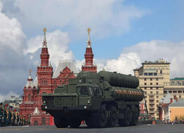 a russian s 400 missile defence system drives in red square during a parade on victory day which marks the 77th anniversary of the victory over nazi germany in world war two in central moscow russia may 9 2022 photo reuters a russian s 400 missile defence system drives in red square during a parade on victory day which marks the 77th anniversary of the victory over nazi germany in world war two in central moscow russia may 9 2022 photo reuters