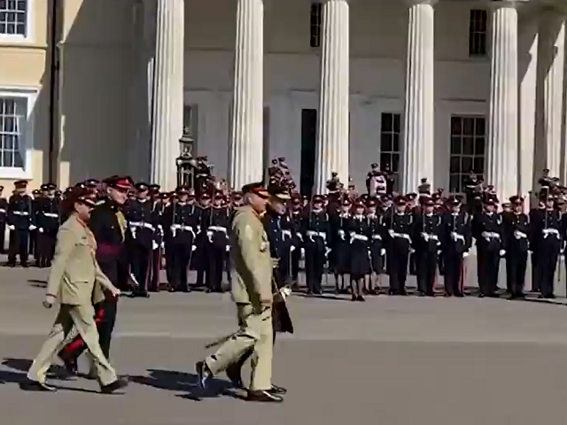 Photo of COAS Bajwa becomes first Pakistani invited as chief guest at Sandhurst