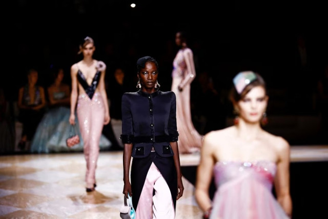armani stages star studded fashion spectacle in venice
