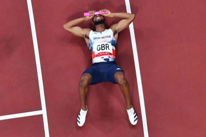 uk athletics in chaos after ceo and top official quit