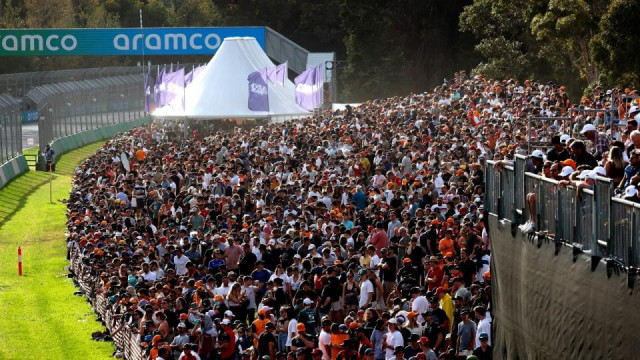 record 419 000 fans visit australian gp record 419 000 fans visit australian gp