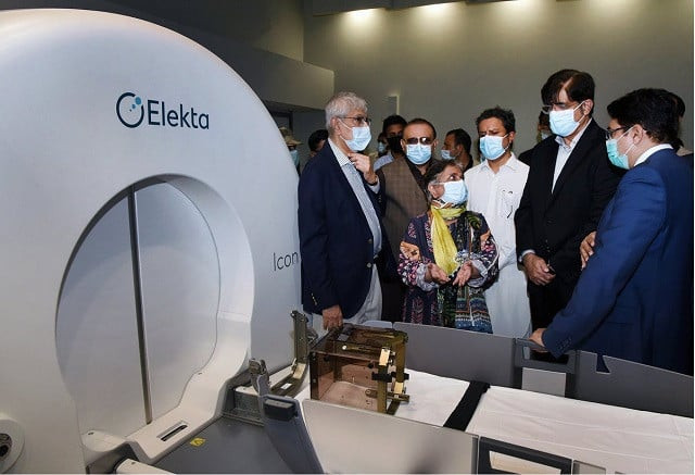 sindh chief minister murad ali shah inaugurated the first ever public sector gamma knife facility at the dow university of health sciences in karachi photo twitter sindhcmhouse sindh chief minister murad ali shah inaugurated the first ever public sector gamma knife facility at the dow university of health sciences in karachi photo twitter sindhcmhouse