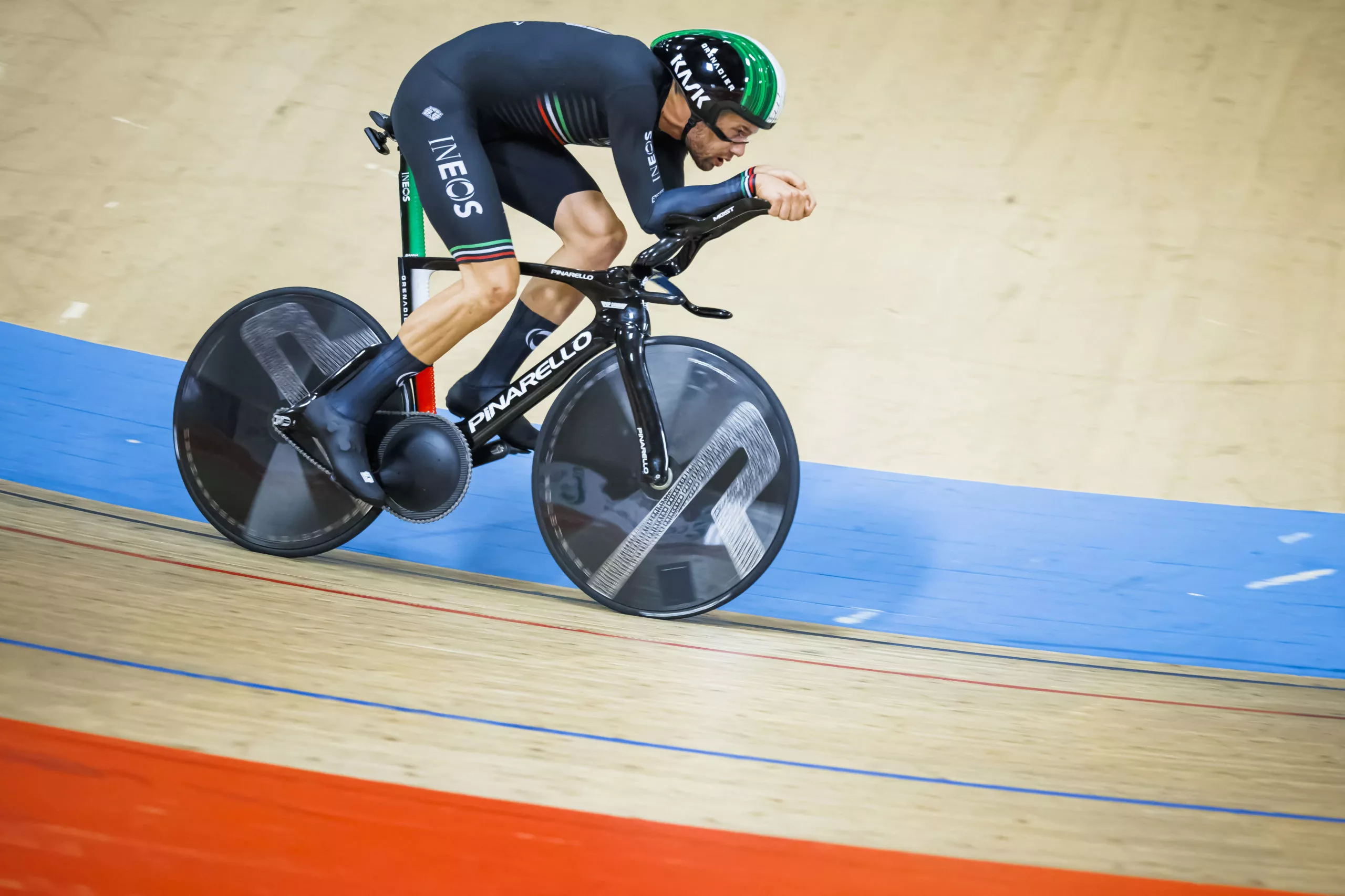 ganna powers to cycling world one hour record ganna powers to cycling world one hour record