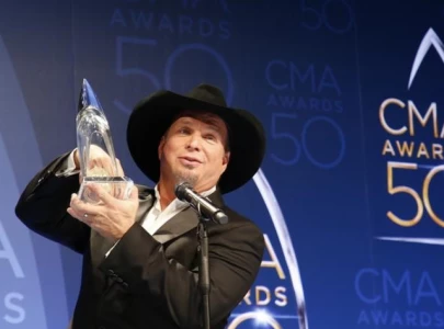 garth brooks accused of sexual assault by former employee in new lawsuit