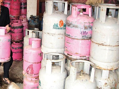 lpg price raised by rs10 per kg