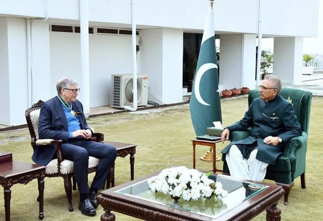 microsoft co founder bill gates l and president arif alvi photo app microsoft co founder bill gates l and president arif alvi photo app
