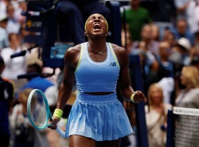 gauff battles past svitolina to reach us open last 16