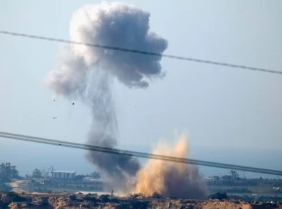 israel bombards southern gaza as residents fear new ground offensive