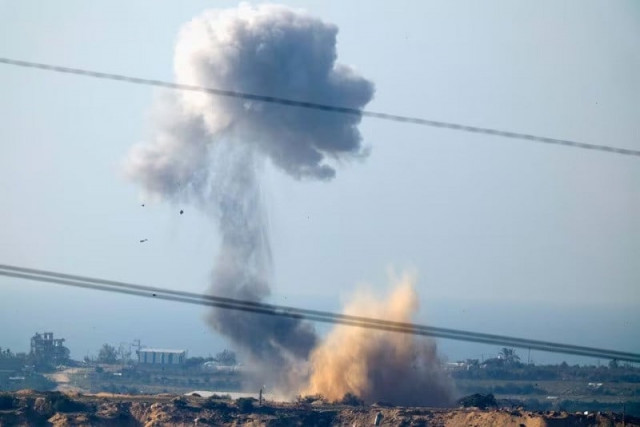 israel bombards southern gaza as residents fear new ground offensive