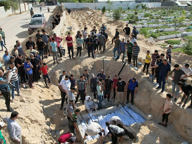 death toll fromisrael s gaza offensive tops 40 000