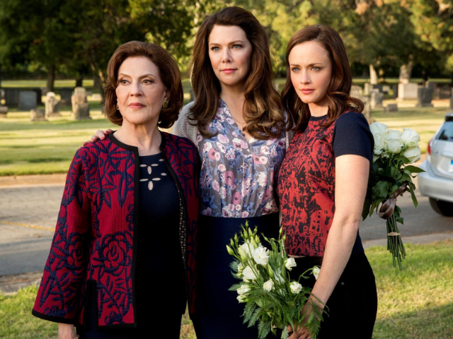 fans are excited for potential gilmore girls reunion after cast teases special event fans are excited for potential gilmore girls reunion after cast teases special event
