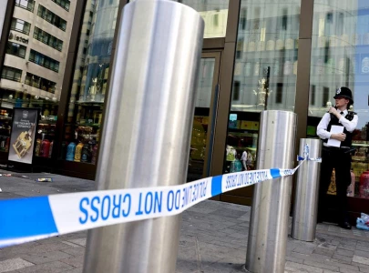 girl stabbed in london s leicester square