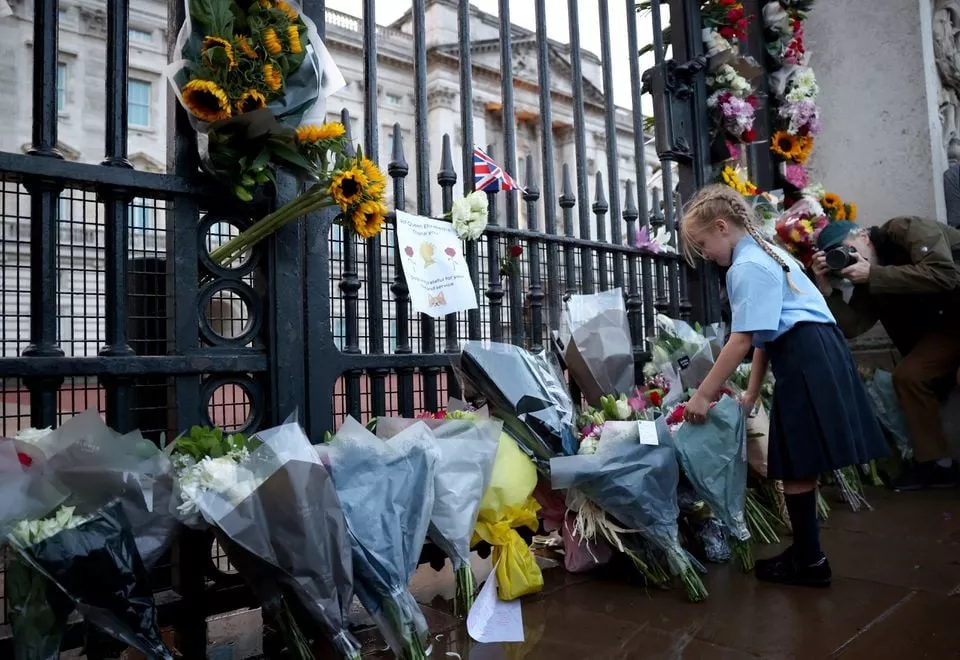 pakistan to observe day of mourning tomorrow over queen elizabeth s death pakistan to observe day of mourning tomorrow over queen elizabeth s death
