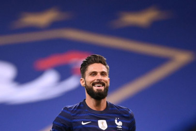 giroud gunning for henry s france goal record giroud gunning for henry s france goal record
