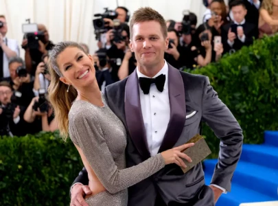 gisele b ndchen hurt by tom brady s actions during netflix comedy roast