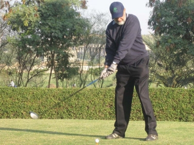 karachi golfers putting education first karachi golfers putting education first