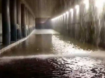 water pipeline passing over karachi s gulbahar underpass bursts