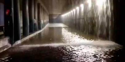 water pipeline passing over karachi s gulbahar underpass bursts water pipeline passing over karachi s gulbahar underpass bursts