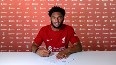 gomez signs new liverpool contract