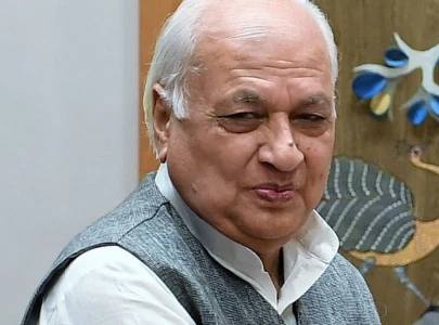 muslim governor in india bows before hindu deity at ram temple muslim governor in india bows before hindu deity at ram temple