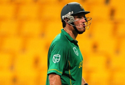 south african captain smith injures hand