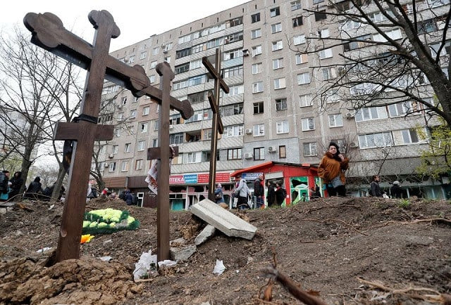 a view shows graves of civilians killed during ukraine russia conflict in the southern port city of mariupol ukraine april 19 2022 photo reuters a view shows graves of civilians killed during ukraine russia conflict in the southern port city of mariupol ukraine april 19 2022 photo reuters