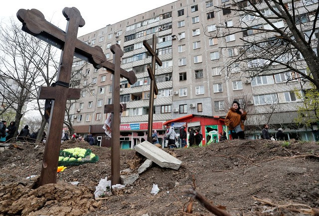 a view shows graves of civilians killed during ukraine russia conflict in the southern port city of mariupol ukraine april 19 2022 photo reuters