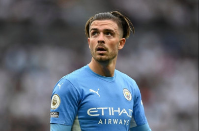 grealish s man city debut falls flat after bright start grealish s man city debut falls flat after bright start