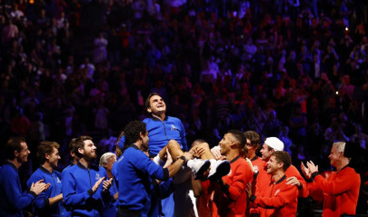 tears flow as curtain comes down on federer s glittering career tears flow as curtain comes down on federer s glittering career