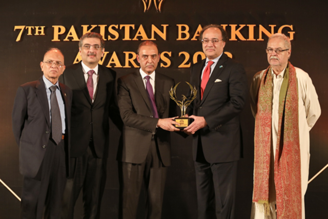 hbl president muhammad aurangzeb 4th from left receives the award from sbp governor jameel ahmad 3rd from left at the pakistan banking awards 2022 photo express hbl president muhammad aurangzeb 4th from left receives the award from sbp governor jameel ahmad 3rd from left at the pakistan banking awards 2022 photo express