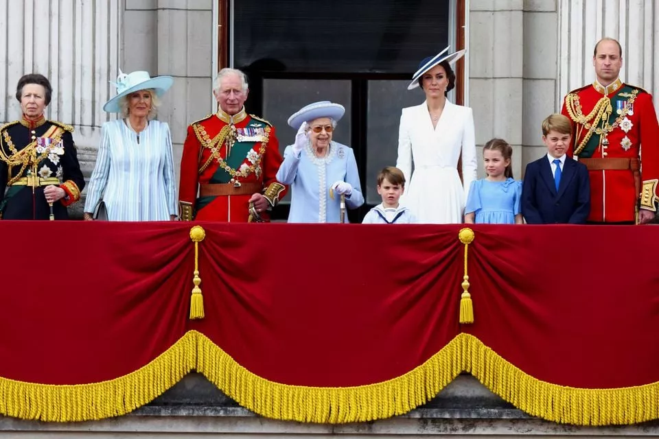 britain s queen elizabeth anne princess royal prince charles camilla duchess of cornwall prince william and catherine duchess of cambridge along with princess charlotte prince george and prince louis appear on the balcony of buckingham palace as part of trooping the colour parade during the queen s platinum jubilee celebrations in london britain june 2 2022photo reuters britain s queen elizabeth anne princess royal prince charles camilla duchess of cornwall prince william and catherine duchess of cambridge along with princess charlotte prince george and prince louis appear on the balcony of buckingham palace as part of trooping the colour parade during the queen s platinum jubilee celebrations in london britain june 2 2022photo reuters