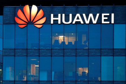 china s huawei aims to reach driverless car technology in 2025