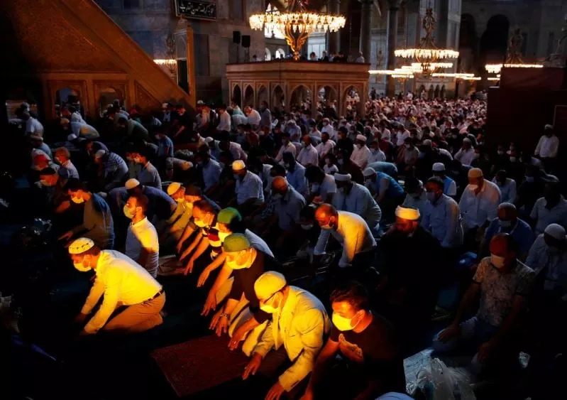 worshippers attend afternoon prayers and visit hagia sophia grand mosque for the first time after it was once again declared a mosque after 86 years in istanbul turkey photo reuters worshippers attend afternoon prayers and visit hagia sophia grand mosque for the first time after it was once again declared a mosque after 86 years in istanbul turkey photo reuters